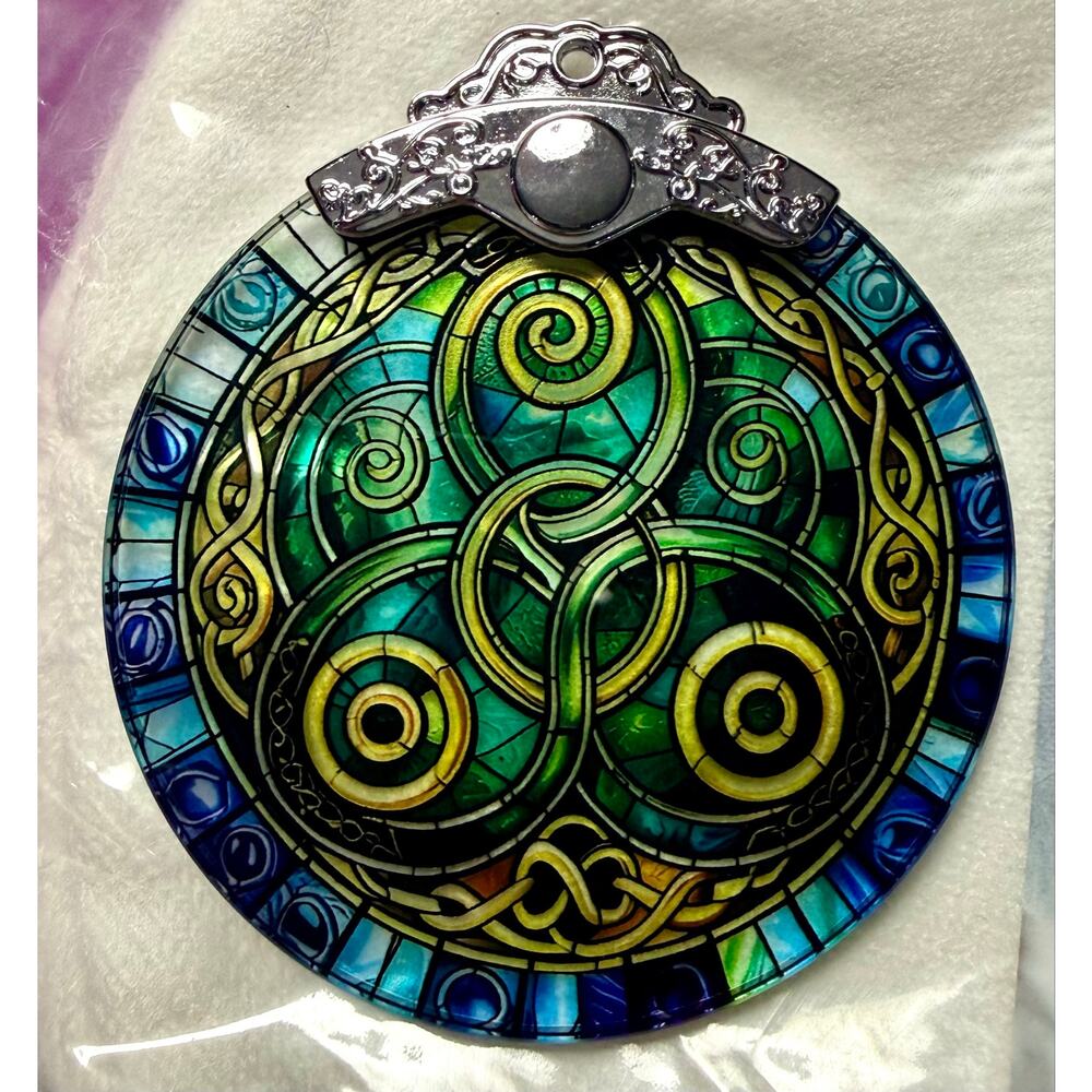 Celtic Triskelion Glass Ornament Suncatcher 3” Stained Glass Style NIB
